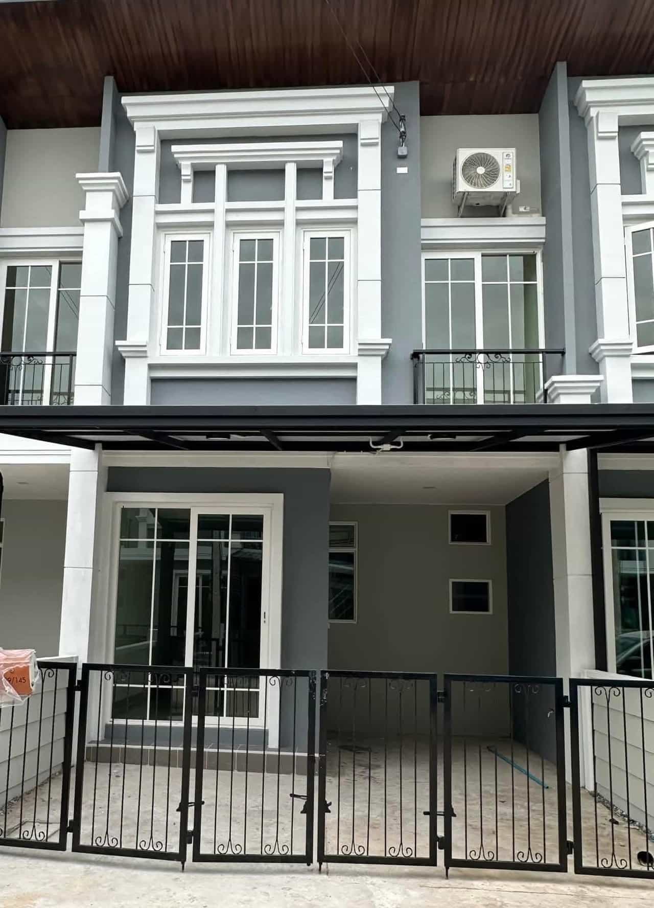 ทาวน์โฮม Golden Neo ริมบึงแก่นนคร – แอร์ 4 ตัว