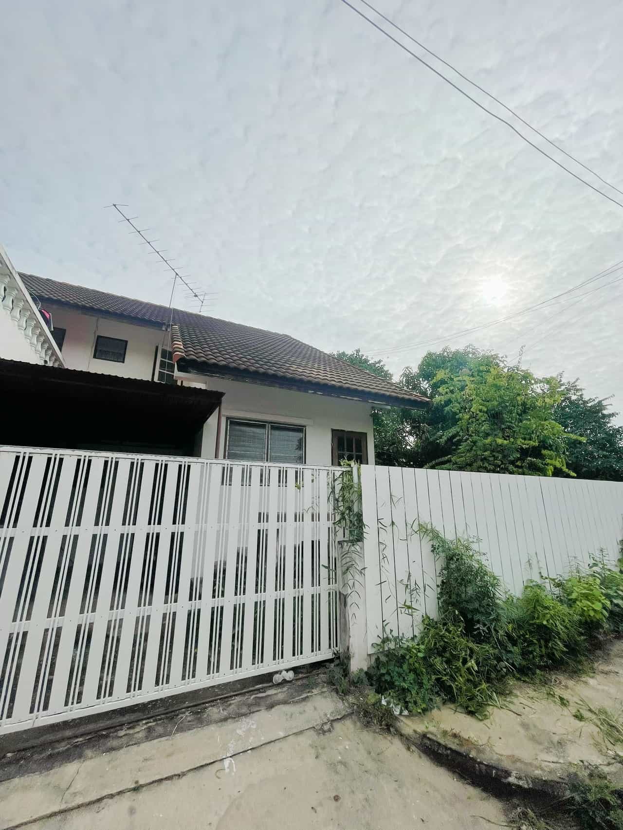 ทาวน์เฮ้าหลังมุมในหมู่บ้านพิมานธานี